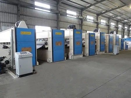 200 kg/h - 400 kg/h Linea di produzione di pellicola di tessuto a ago non tessuto